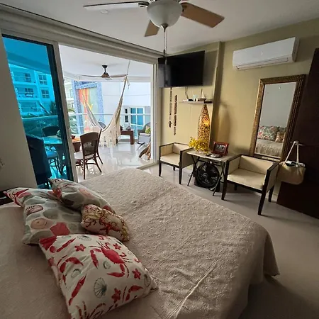 Beachfront Luxury Apartamento