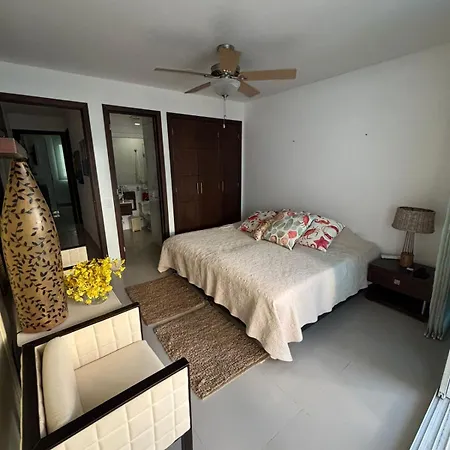 Beachfront Luxury Apartamento *